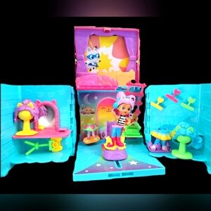 Gabby Dollhouse Rainbow Closet